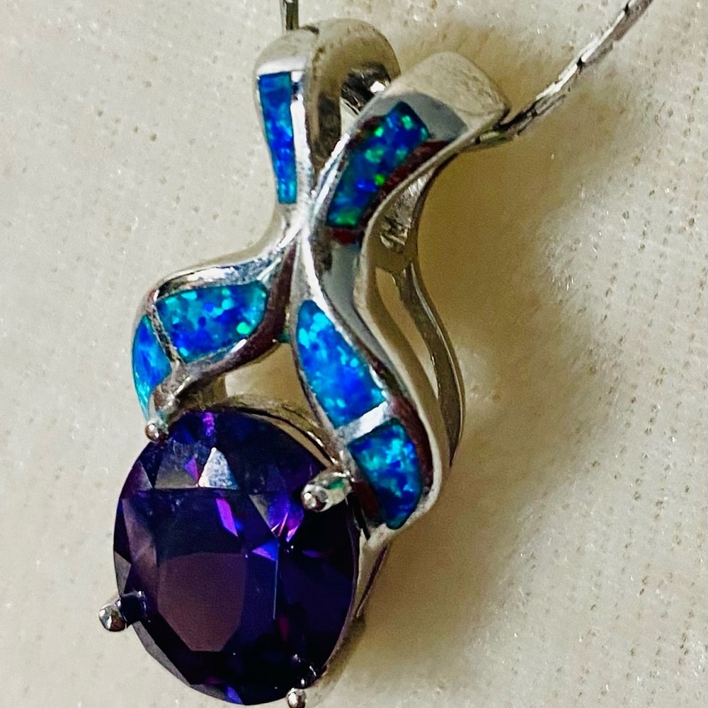 19” Silver and Amethyst Pendant Necklace